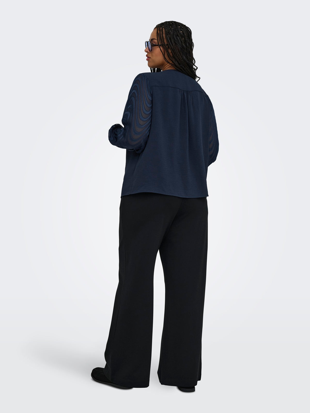 ONLY CARMAKOMA CARMETTA L/S V-NECK TOP WVN BLAUW