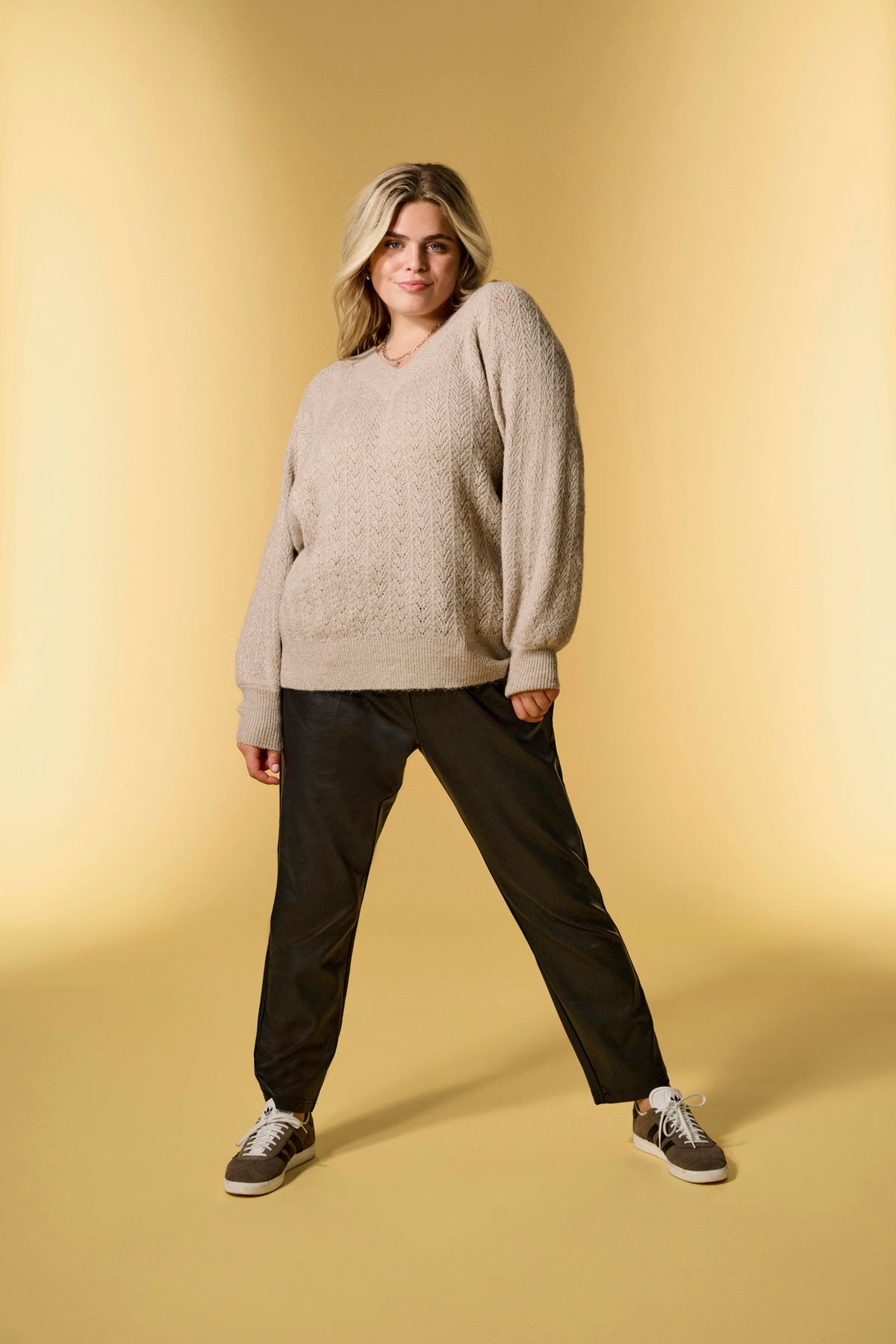 ONLY CARMAKOMA CARLUCILLA LS GLITTER V-NECK KNT