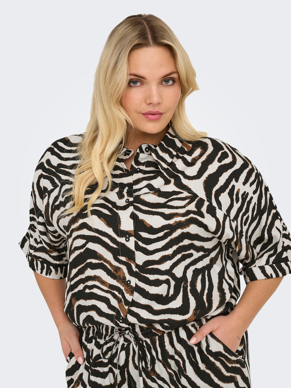 ONLY CARMAKOMA CARBERTE LIFE 2/4 SHIRT AOP