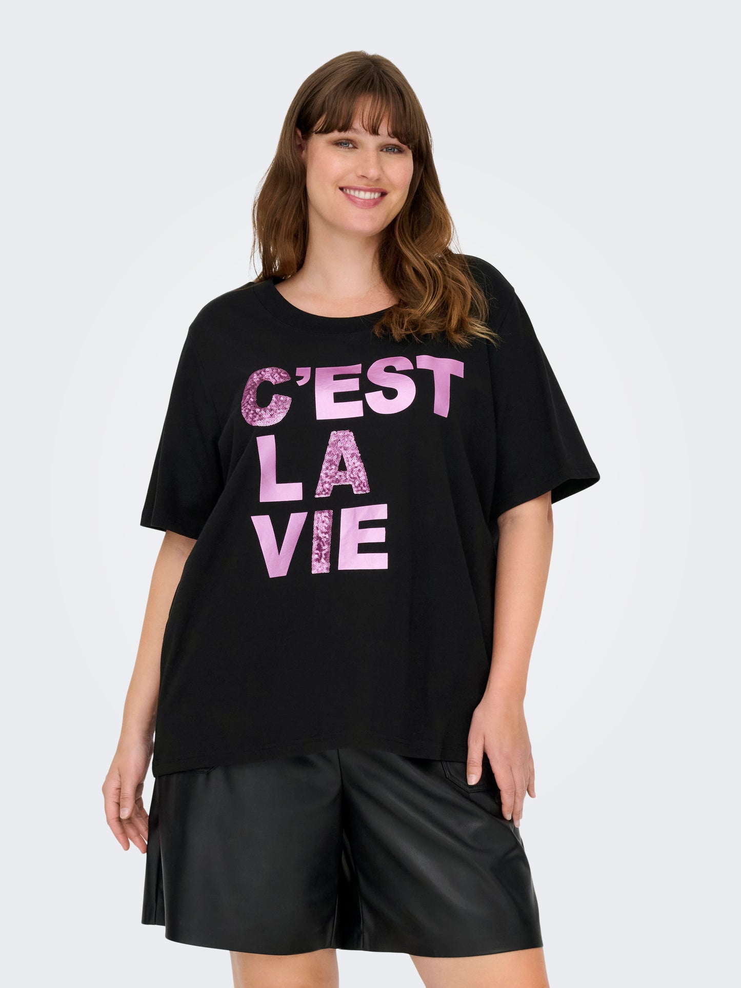 ONLY CARMAKOMA CARRIRI 2/4 O-NECK BOXY TEE JRS ZWART