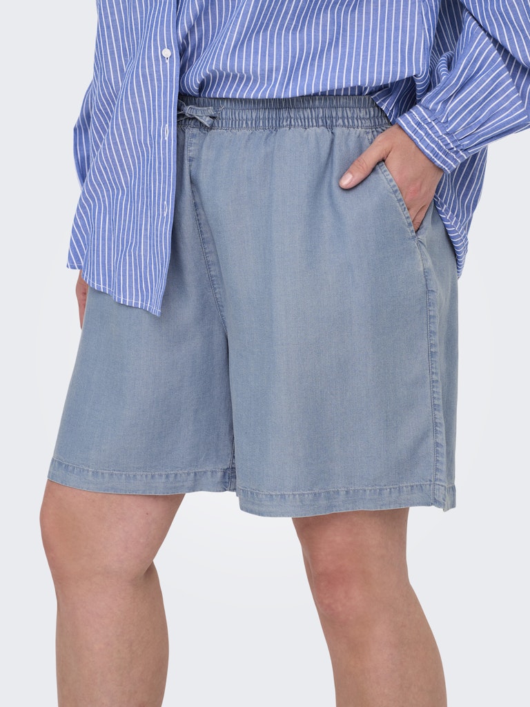 Only Carmakoma CARPEMA LIFE LYOCELL DNM SHORTS YOK light blue