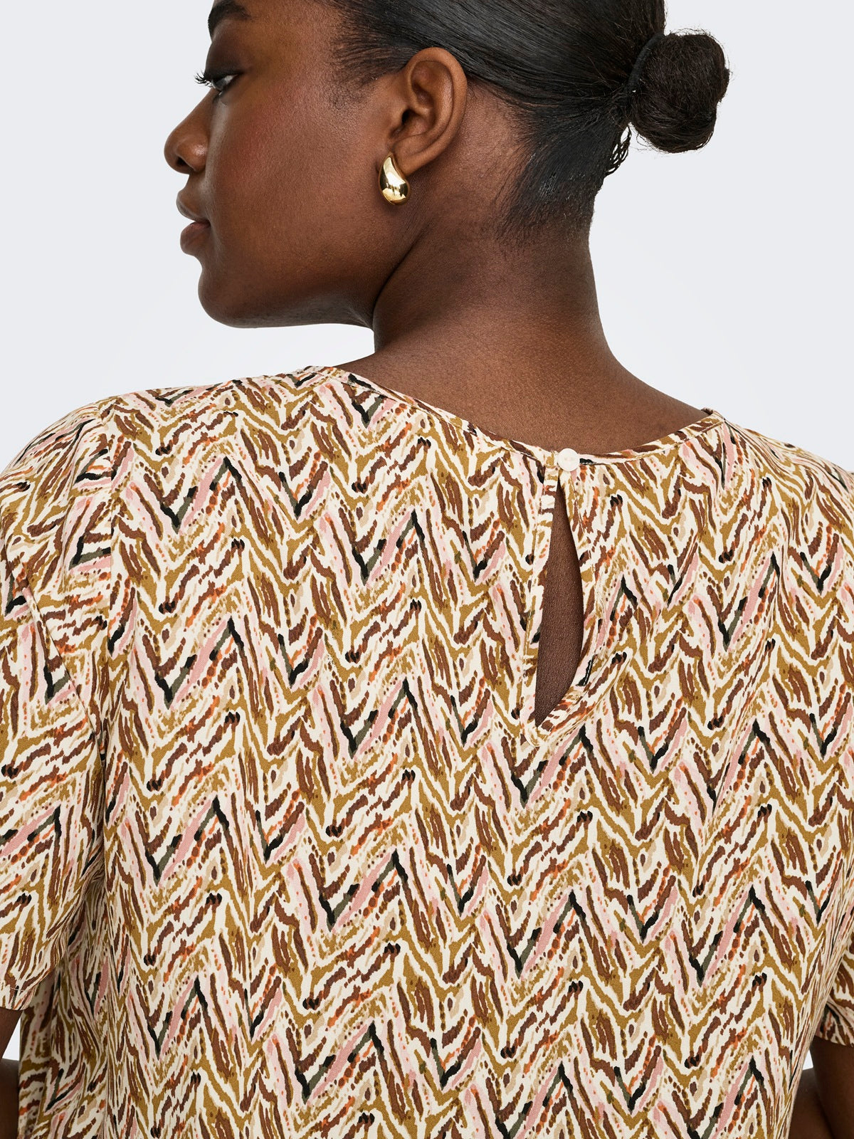 ONLY CARMAKOMA CARNOVA BECH LIFE SS TOP AOP