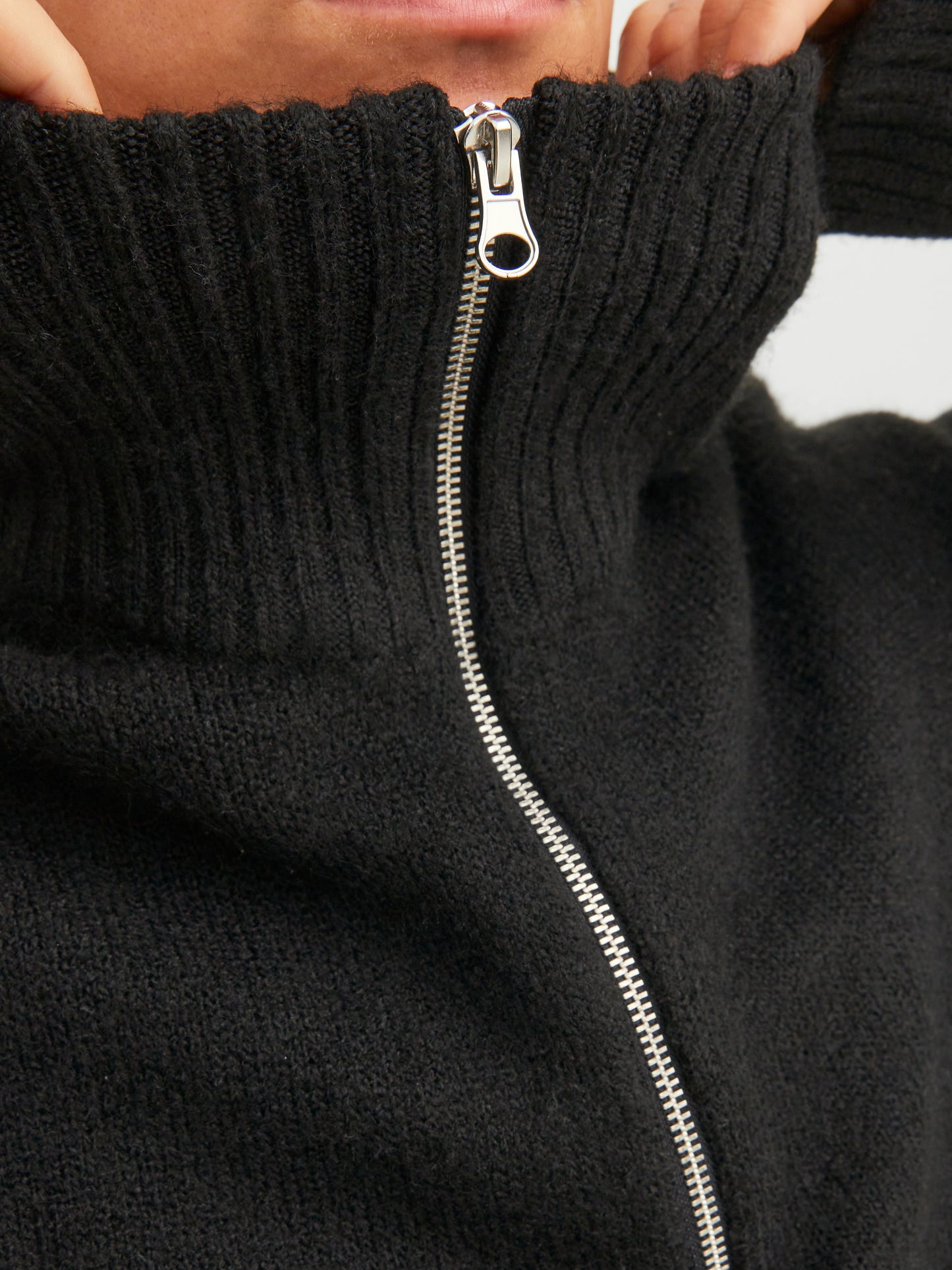 JACK&JONES JOROLLIE KNIT HALF ZIP PLS ZWART