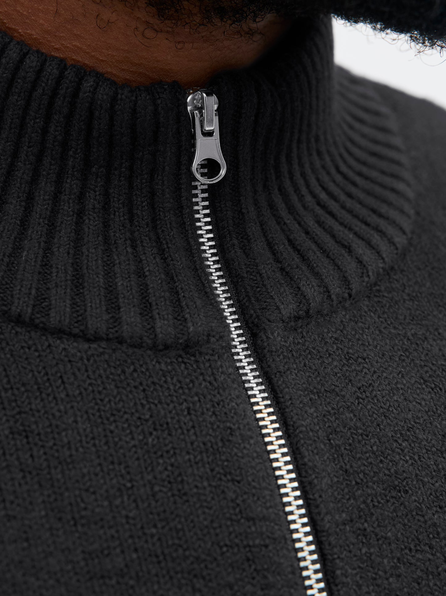 JACK&JONES JORNORREBRO KNIT HALF ZIP PLS ZWART