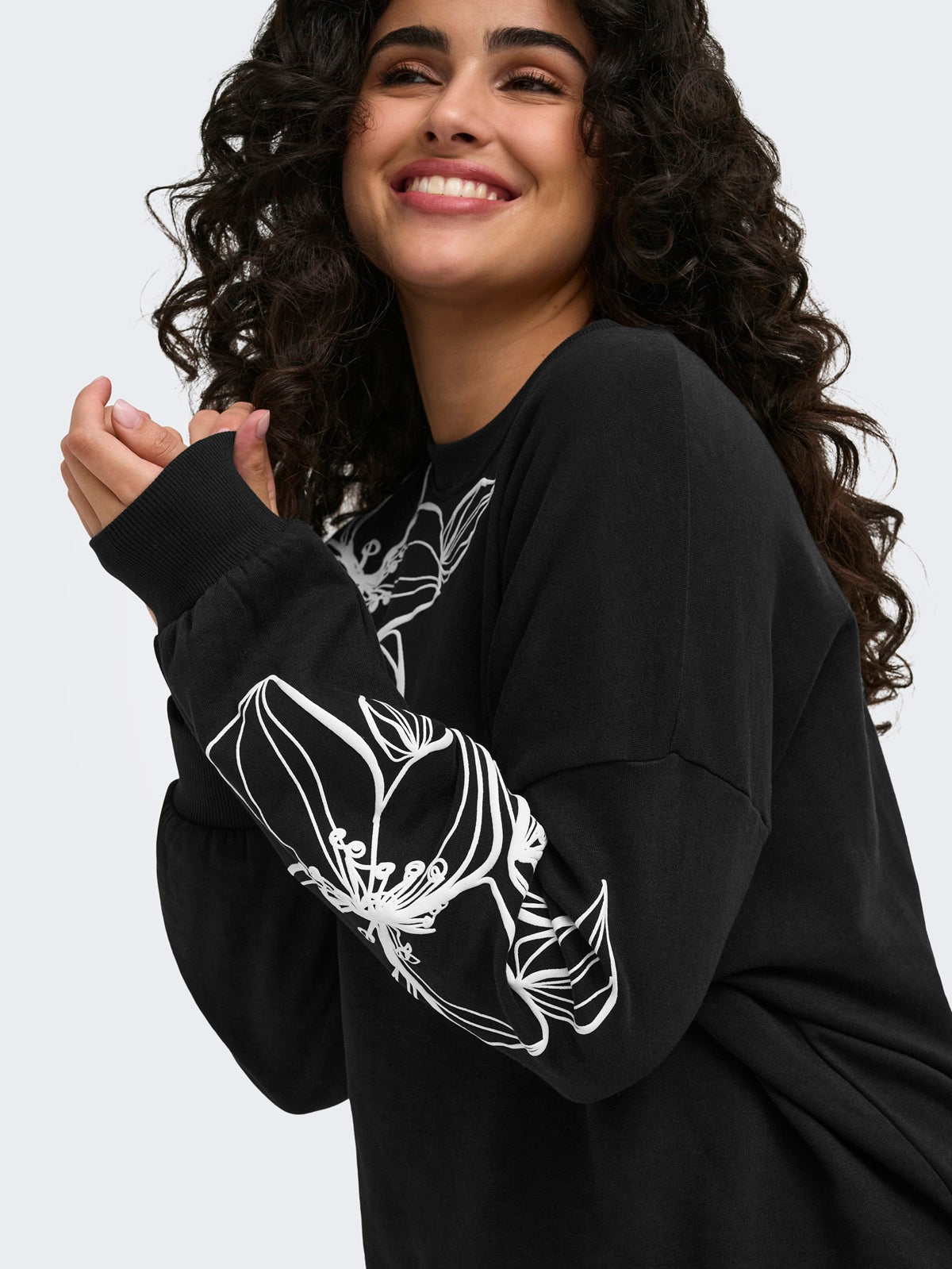 ONLY CARMAKOMA  CARODESSA L/S O-NECK SWT JRS ZWART