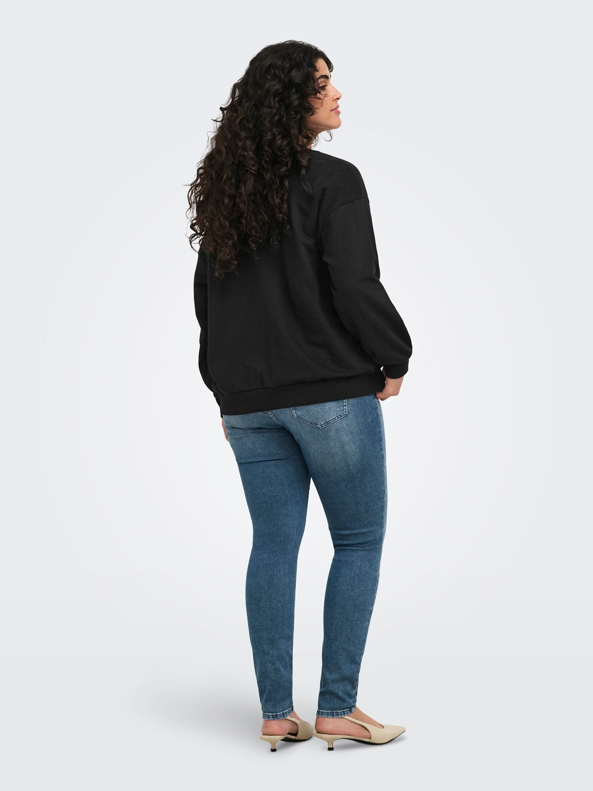 ONLY CARMAKOMA  CARODESSA L/S O-NECK SWT JRS ZWART