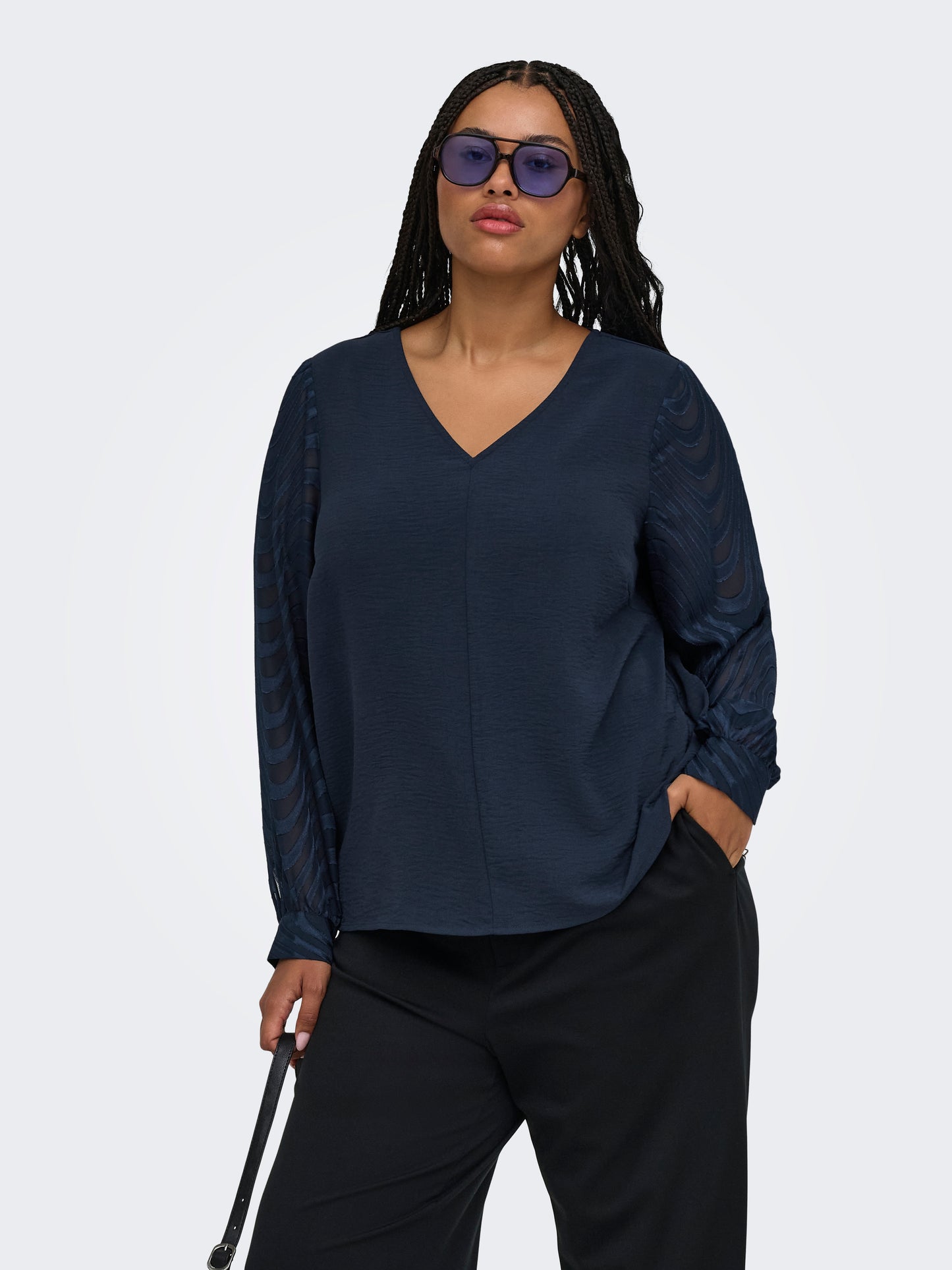 ONLY CARMAKOMA  CARMETTA L/S V-NECK TOP WVN BLAUW