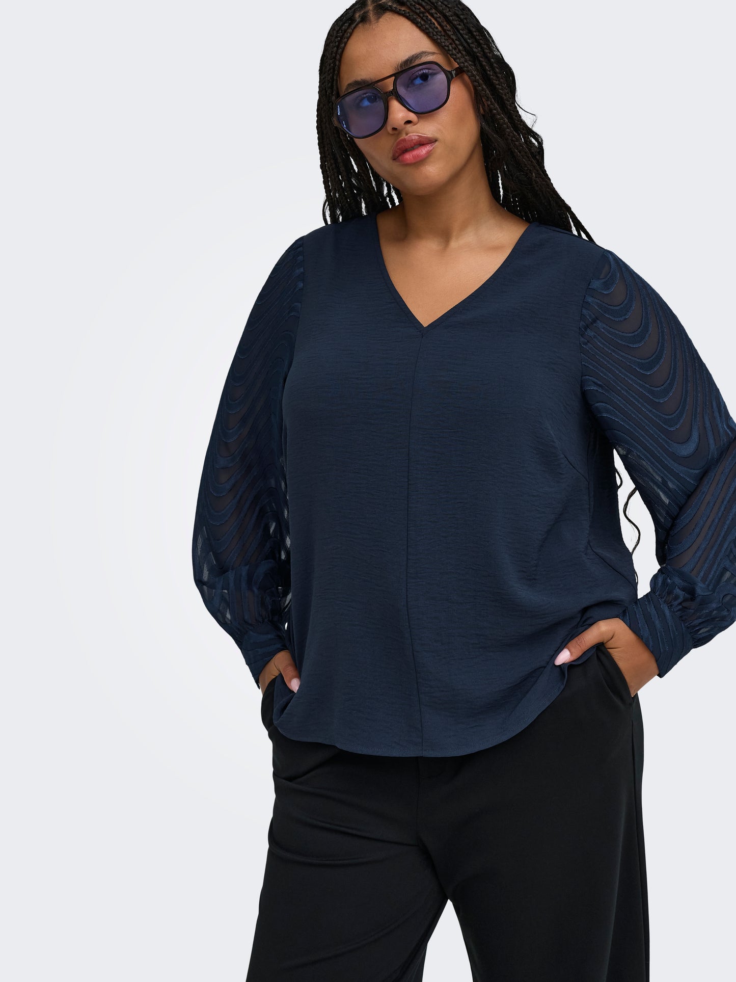 ONLY CARMAKOMA  CARMETTA L/S V-NECK TOP WVN BLAUW
