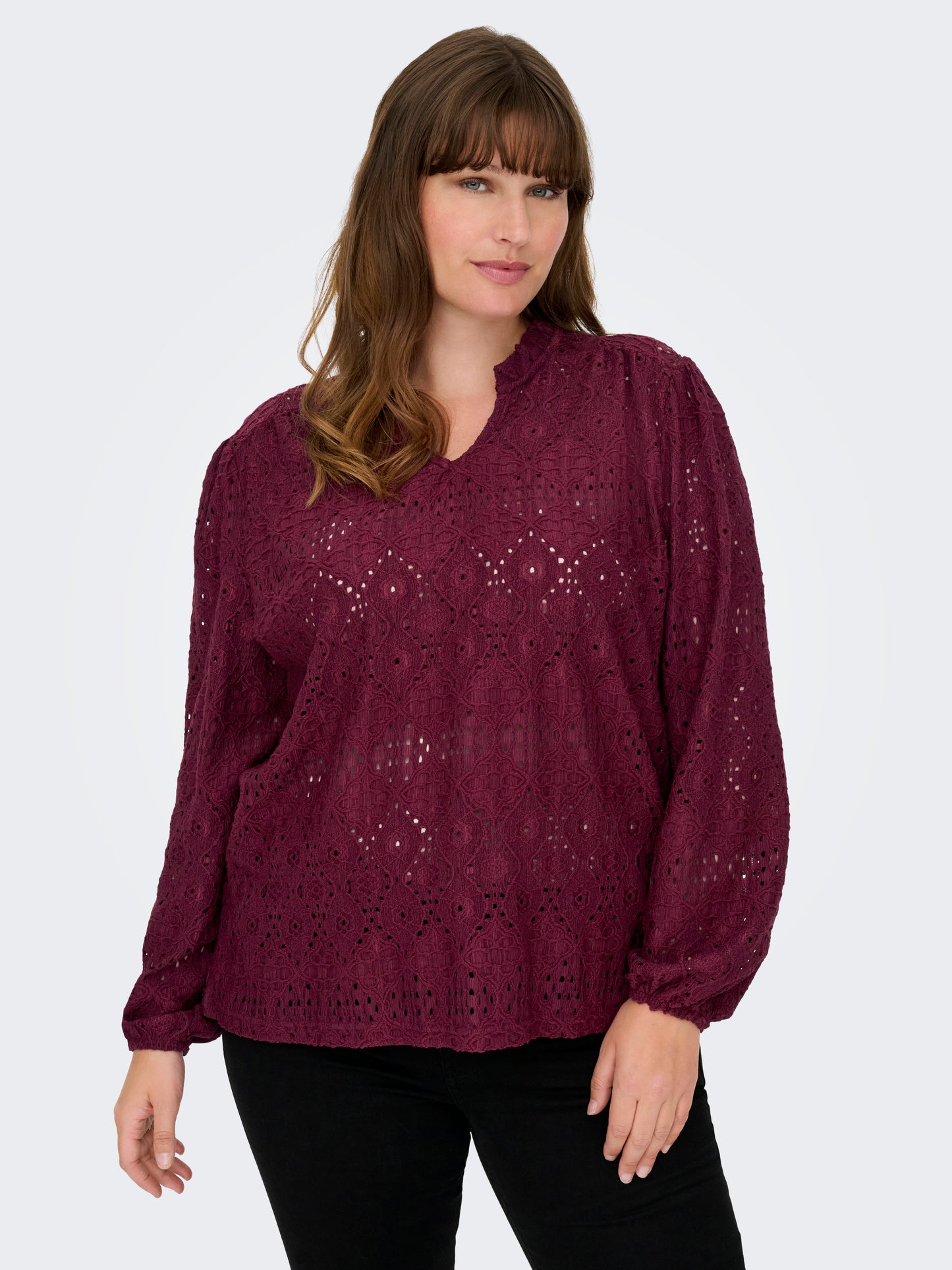 ONLY CARMAKOMA  CARLUZIA L/S V-NECK BLOUSE JRS ROOD
