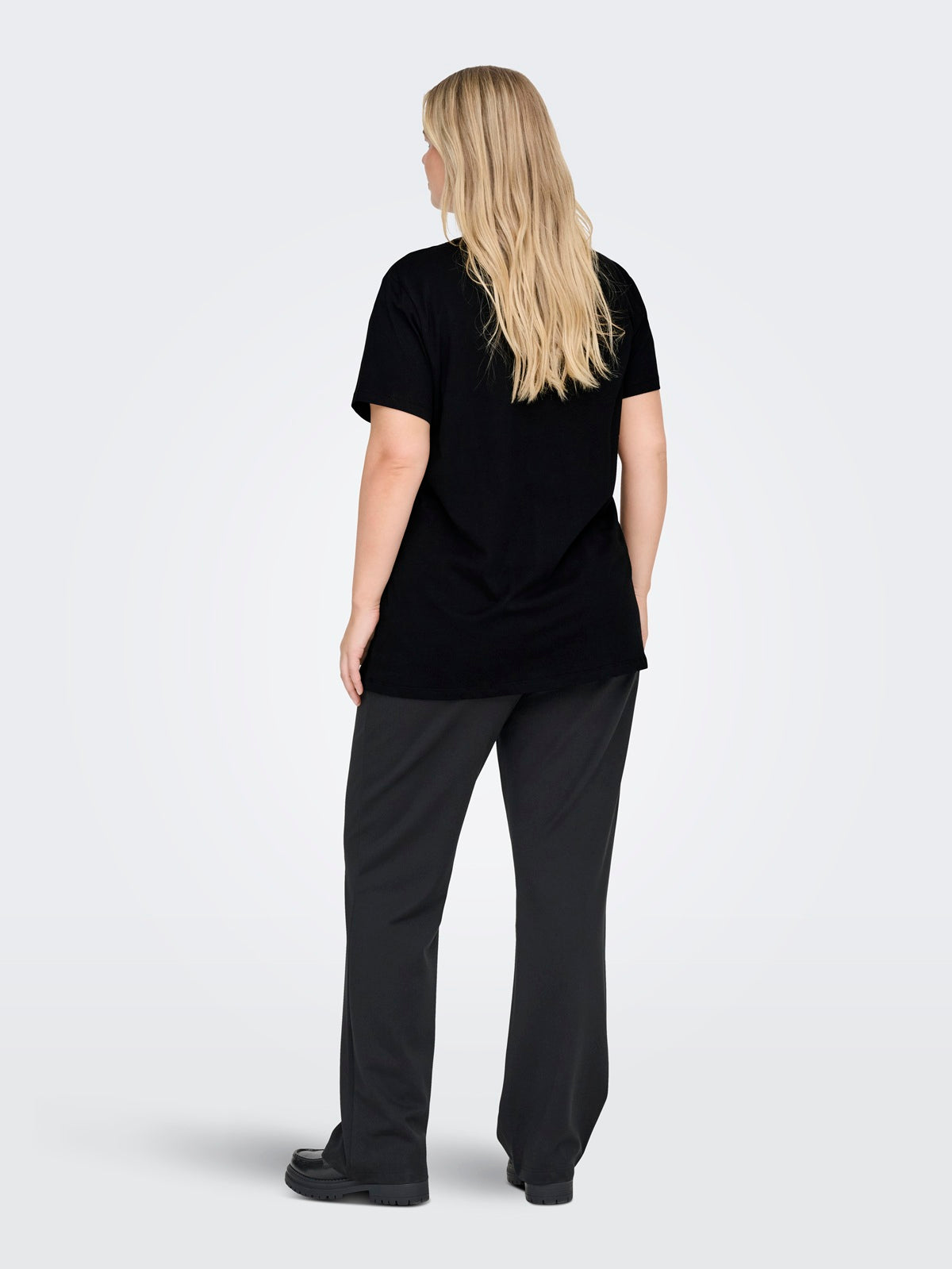 ONLY CARMAKOMA  CARLYDIA LIFE SS V-NECK REG TEE JRS Zwart