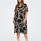 Only Carmakoma  CARFYRLA LIFE S/S V-NCK BLK AOP DRE NOOS zwart beige