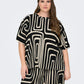 ONLY CARMAKOMA  CARRAVENNA S/S PLISSE AOP TOP ZWART/WIT