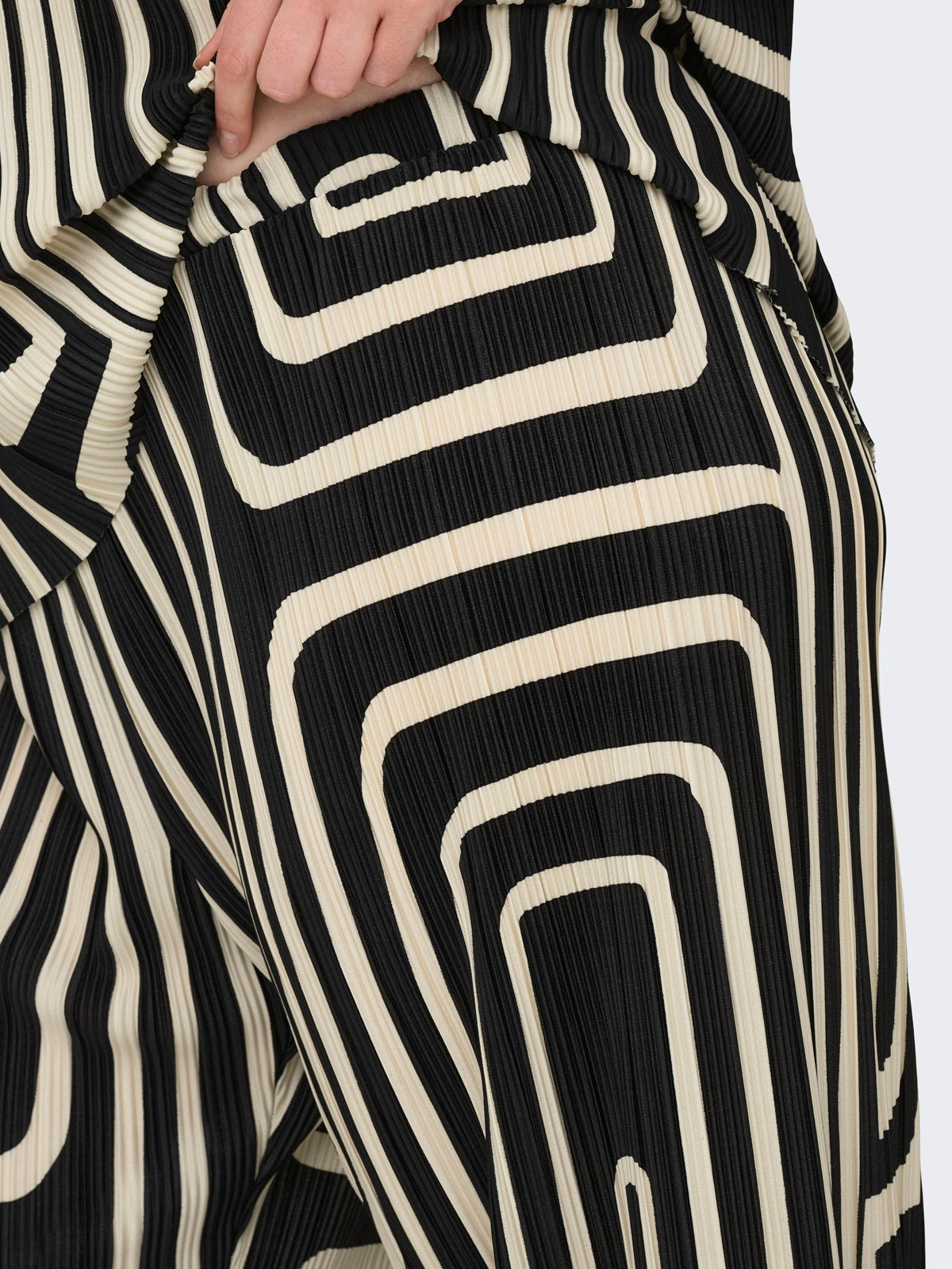 ONLY CARMAKOMA  CARRAVENNA PLISSE AOP PANT JRS