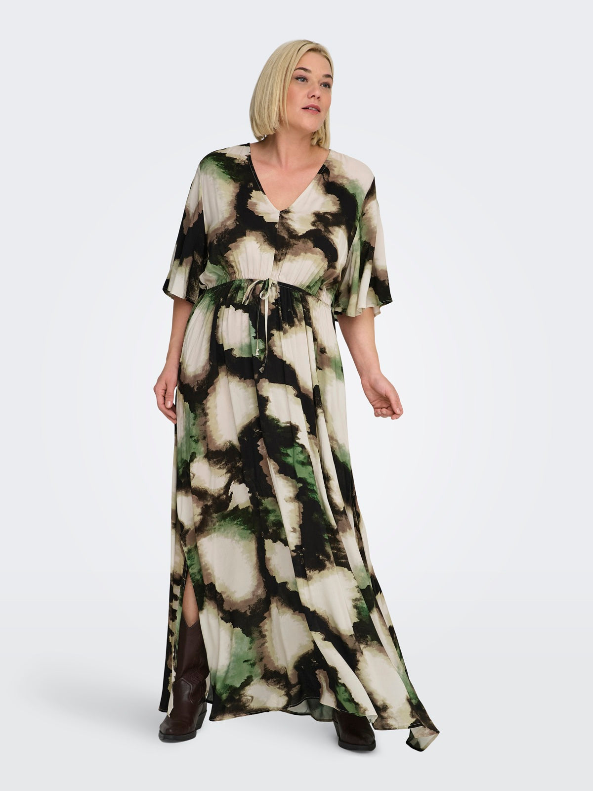 ONLY CARMAKOMA  CARKERSTIN S/S V-NECK MAXI DRESS AOP