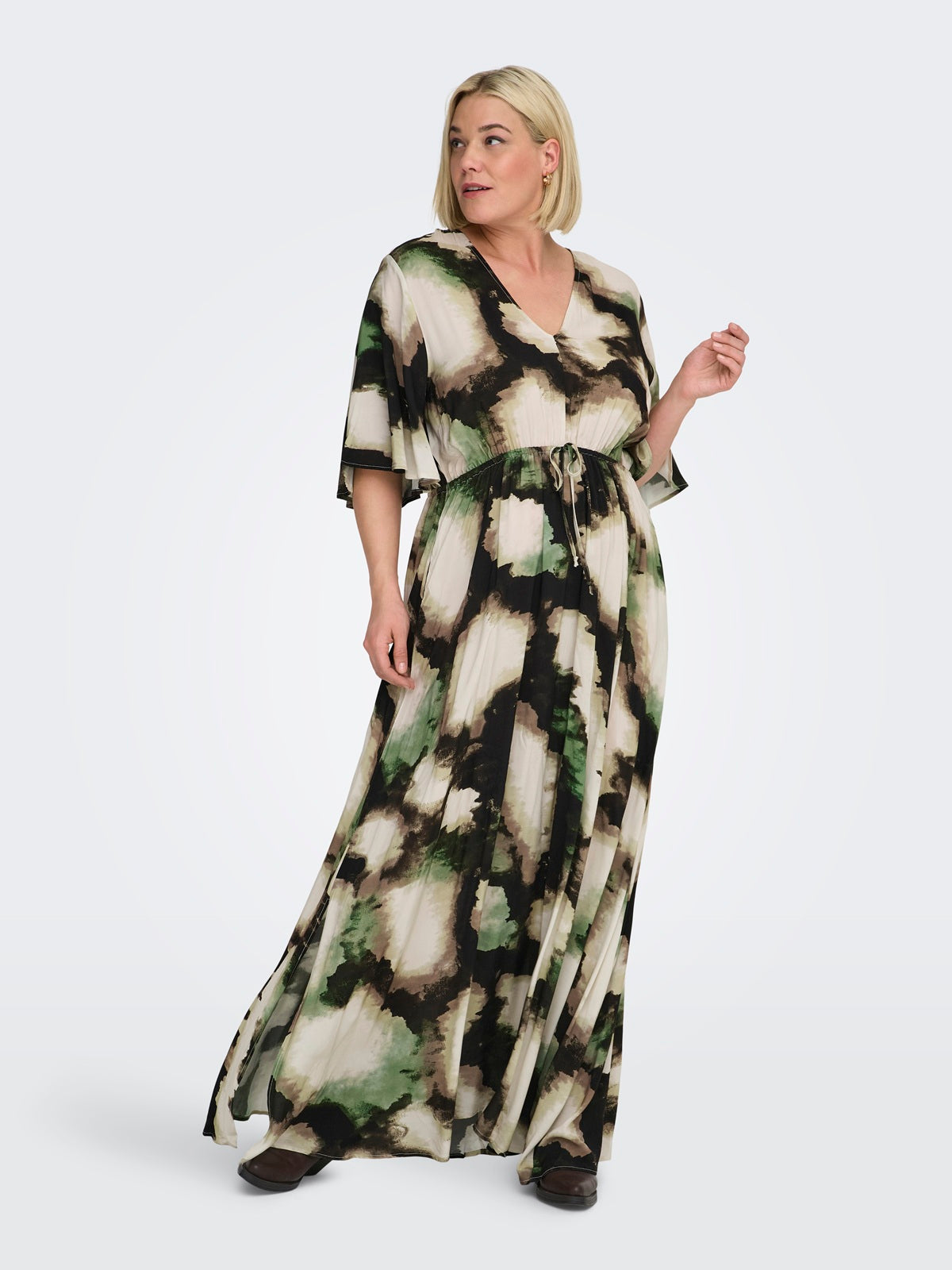 ONLY CARMAKOMA  CARKERSTIN S/S V-NECK MAXI DRESS AOP