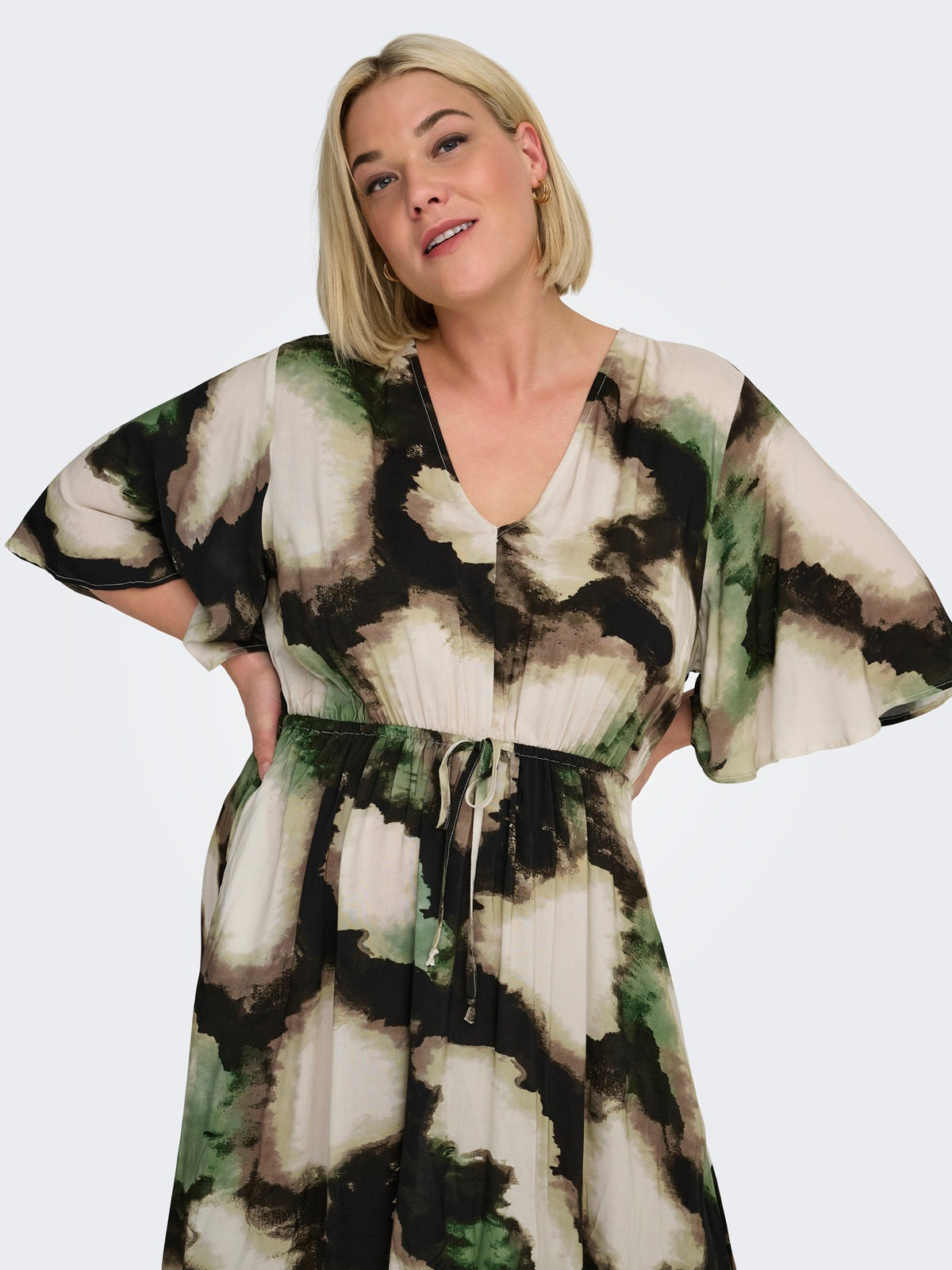 ONLY CARMAKOMA  CARKERSTIN S/S V-NECK MAXI DRESS AOP