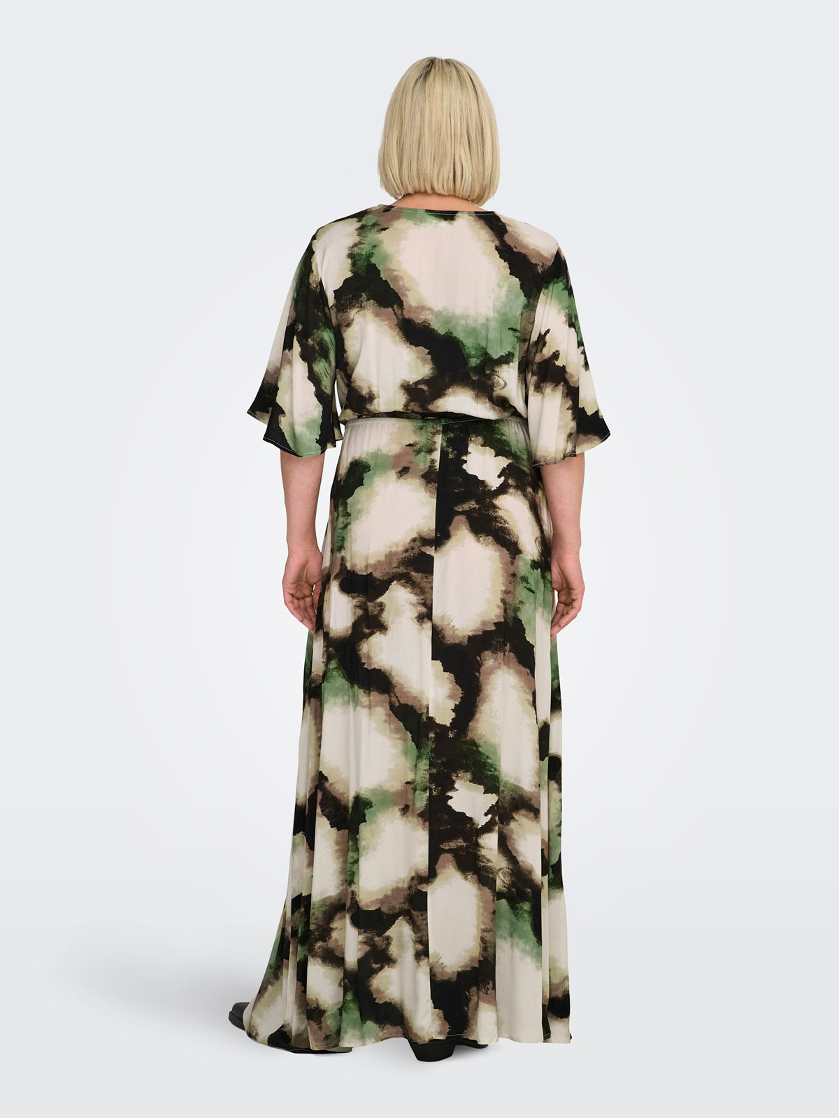 ONLY CARMAKOMA  CARKERSTIN S/S V-NECK MAXI DRESS AOP