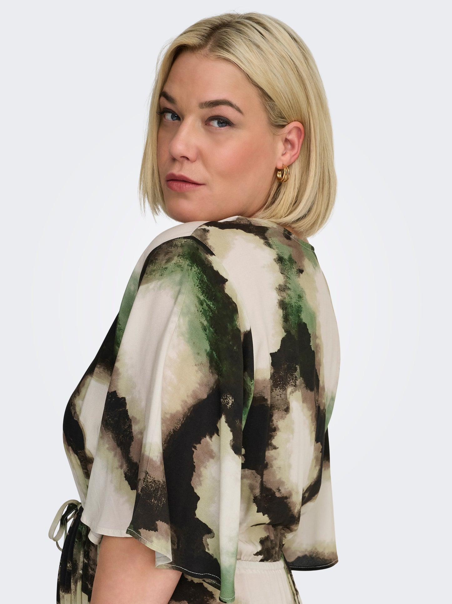 ONLY CARMAKOMA  CARKERSTIN S/S V-NECK MAXI DRESS AOP