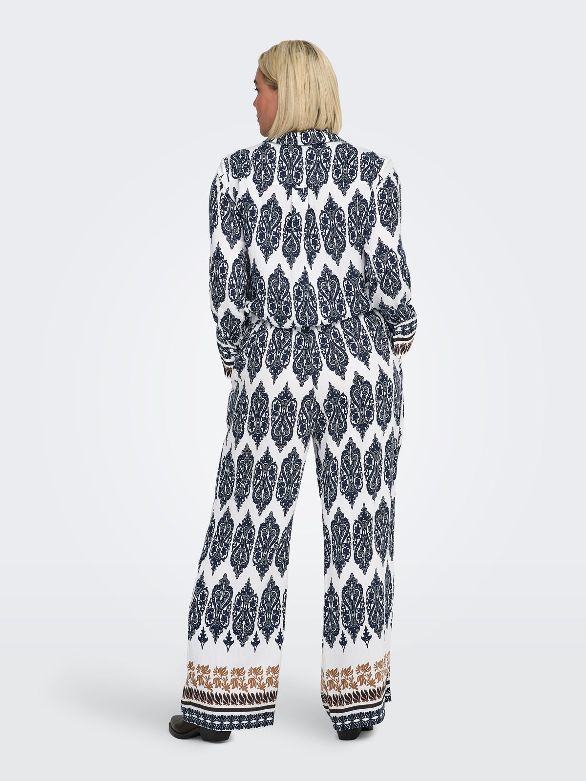 ONLY CARMAKOMA CARHAVANA STRAIGHT PANT AOP