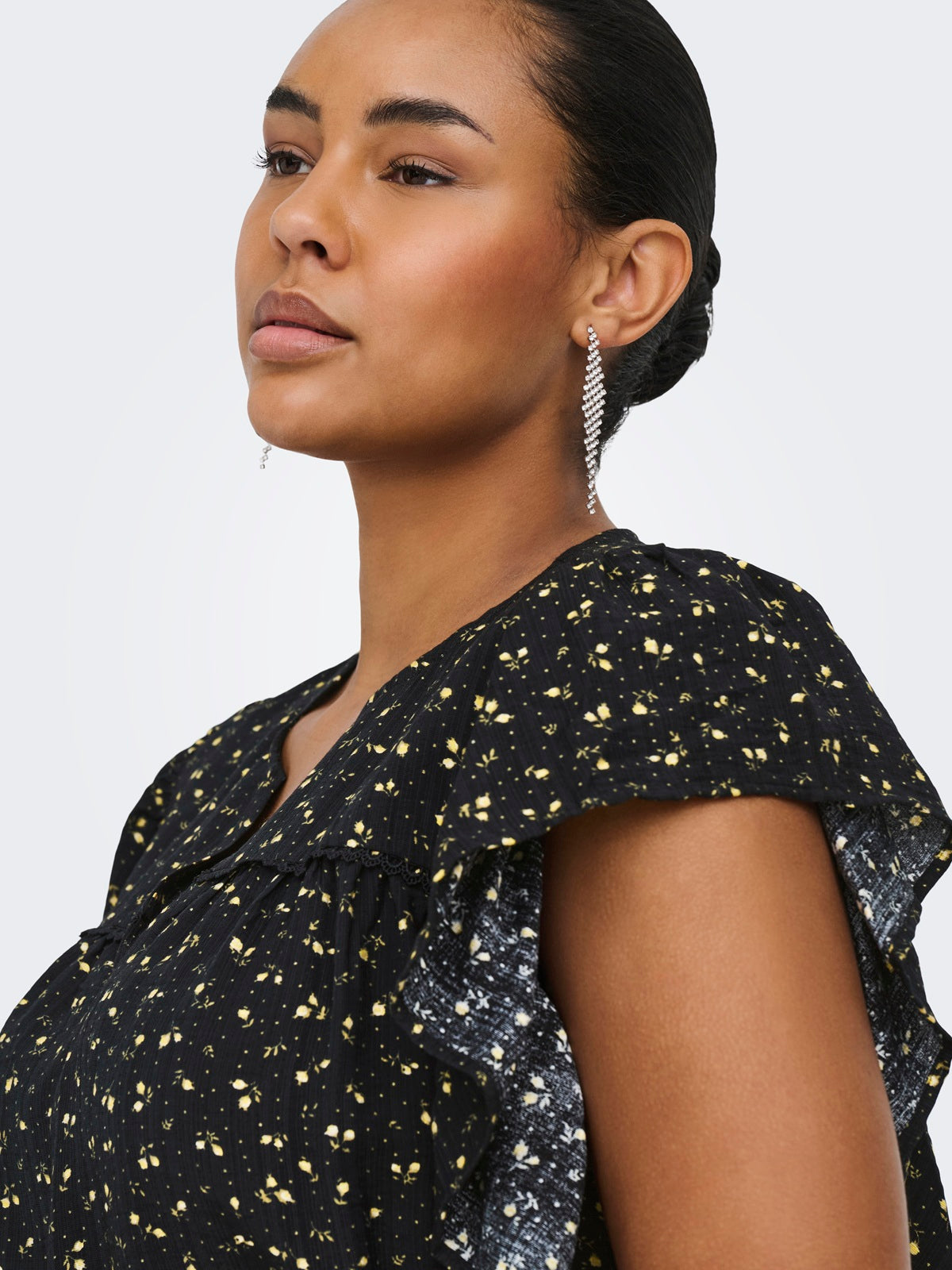 ONLY CARMAKOMA CARALBERTHE S/S V-NECK TOP AOP