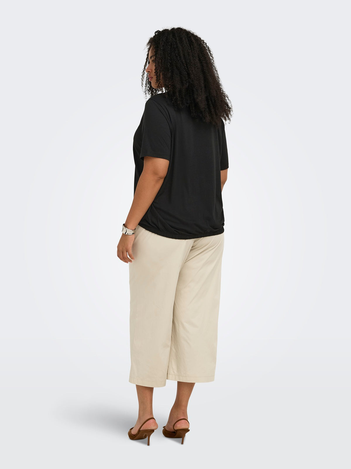 ONLY CARMAKOMA  CARCORAL S/S V-NECK TEE JRS ZWART